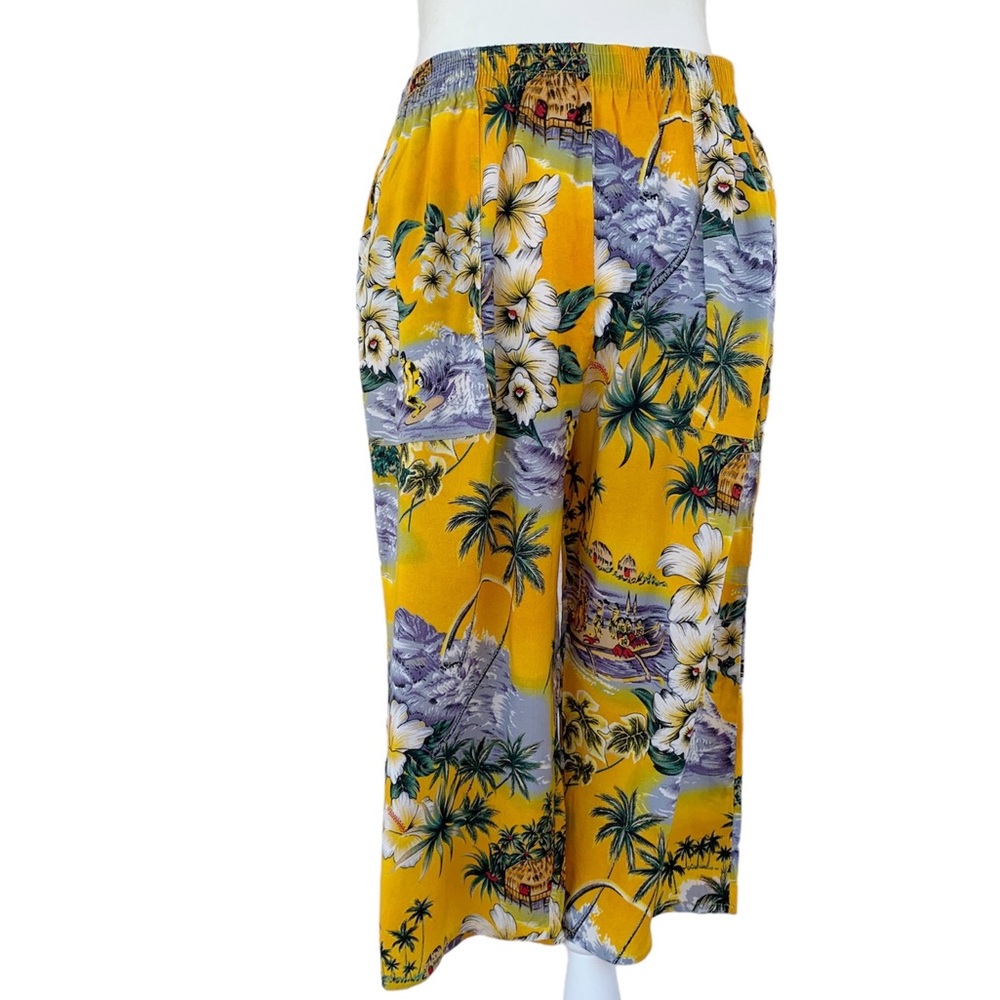 Island Planet Tropical Print Capris Pants